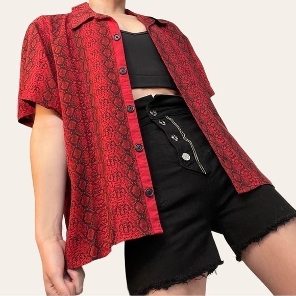 UO Snake Print Short Sleeve Button Up - Picture 3 of 14